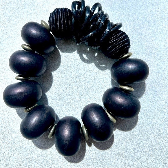 Chico's black and silver stretch bracelet - Picture 2 of 3